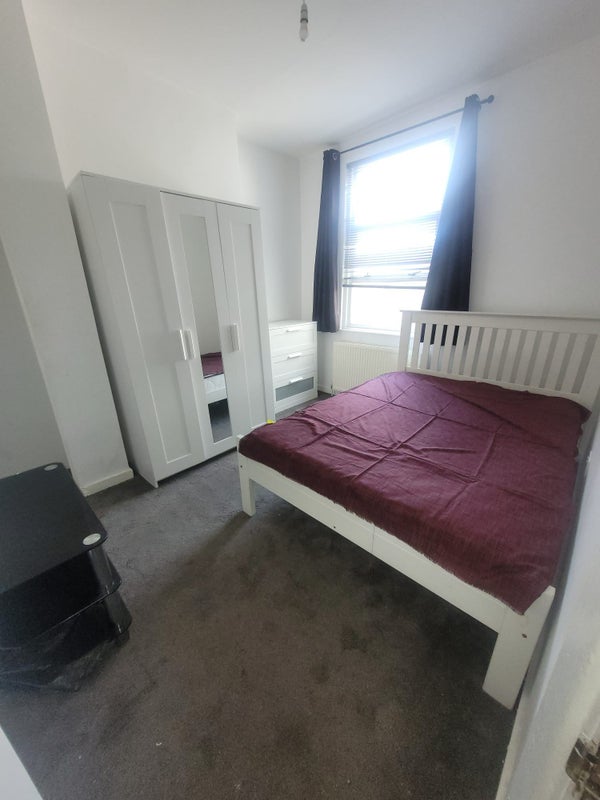 'Double Room ' Room to Rent from SpareRoom