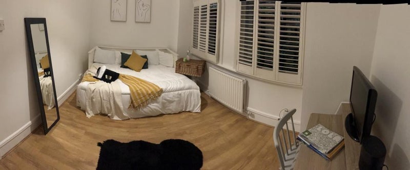 Photo 1: Bedroom
