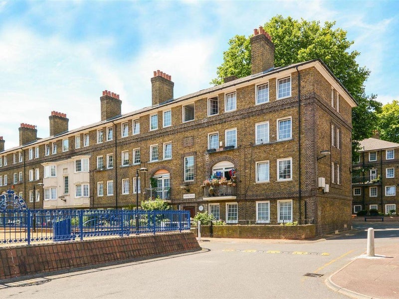 '3 Bedroom Flat In Bethnal Green' Room to Rent from SpareRoom