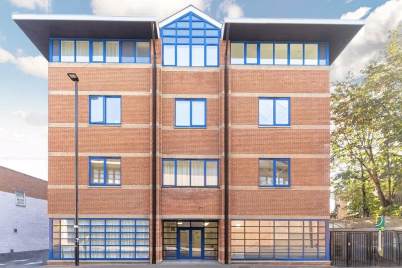 'Studio Flat, Hounslow TW3' Room to Rent from SpareRoom