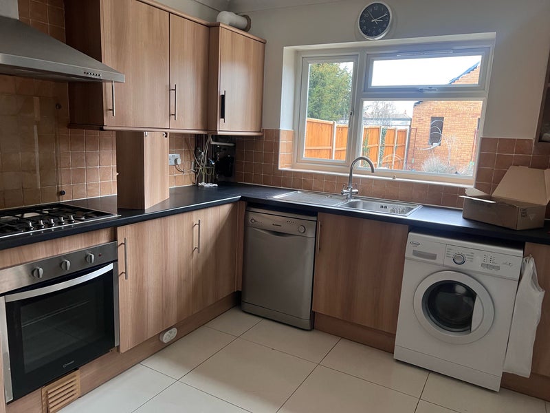 Photo 1: Shared Kitchen