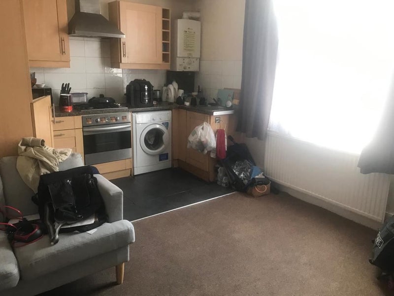 '2 bedroom flat in prime location in Walthamstow' Room to Rent from