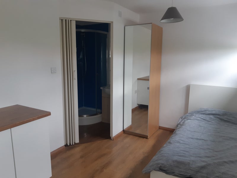 'Ensuite room in Corby, NN18' Room to Rent from SpareRoom