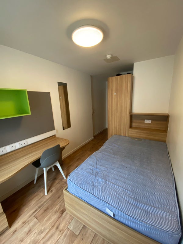 'Room in Wembley' Room to Rent from SpareRoom