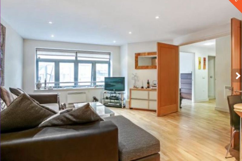Photo 1: sunny spacious living room quiet not over a busy noisy  road 