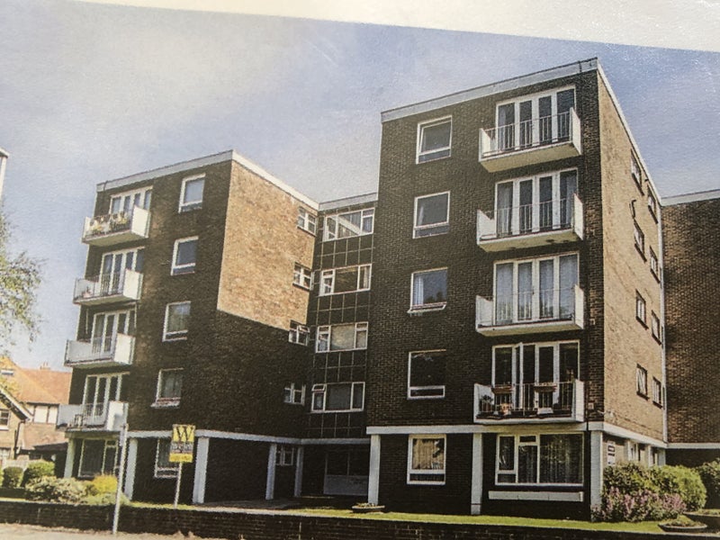 Photo 1: Front view of Wykeham Court - top left 