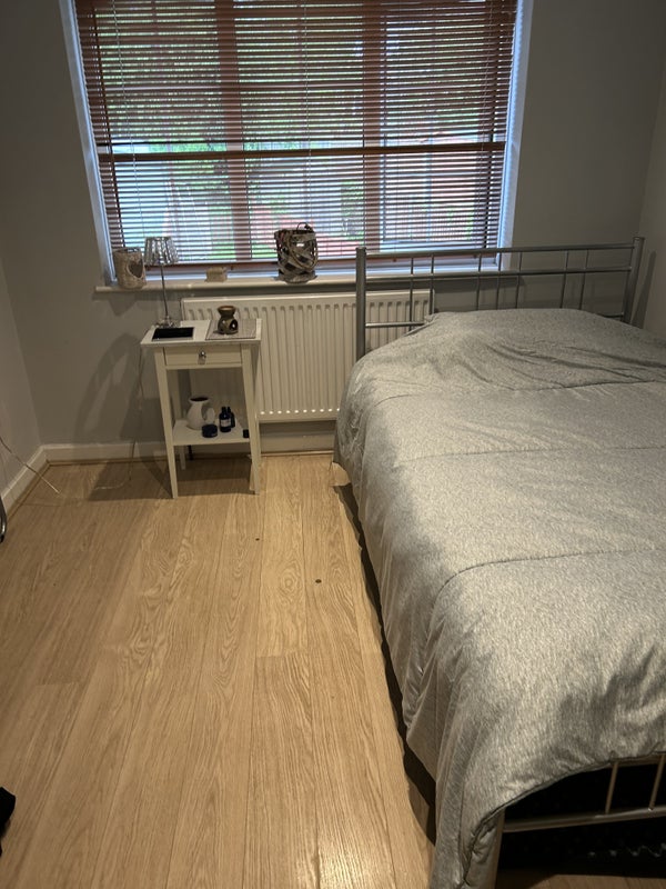Photo 1: Bedroom