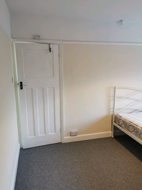 'Double Room Available In Headington/Marston' Room to Rent from SpareRoom