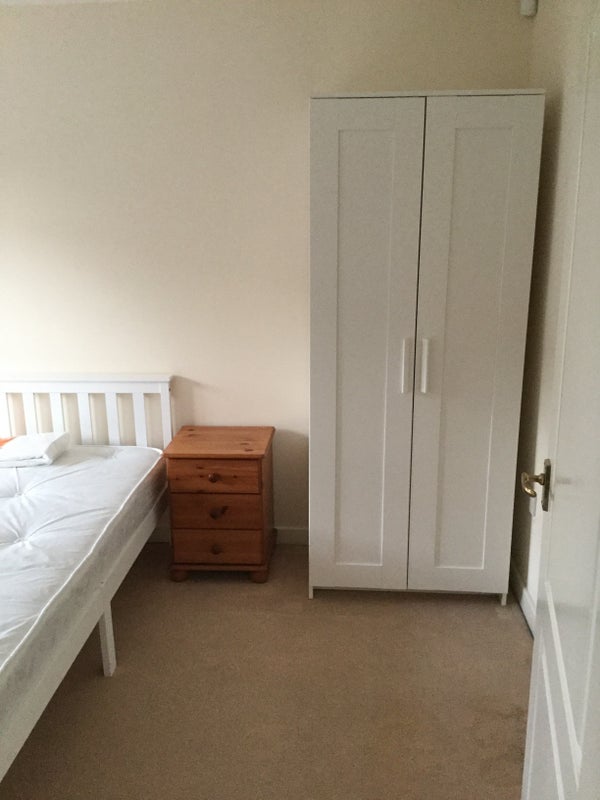 Photo 1: Bedroom