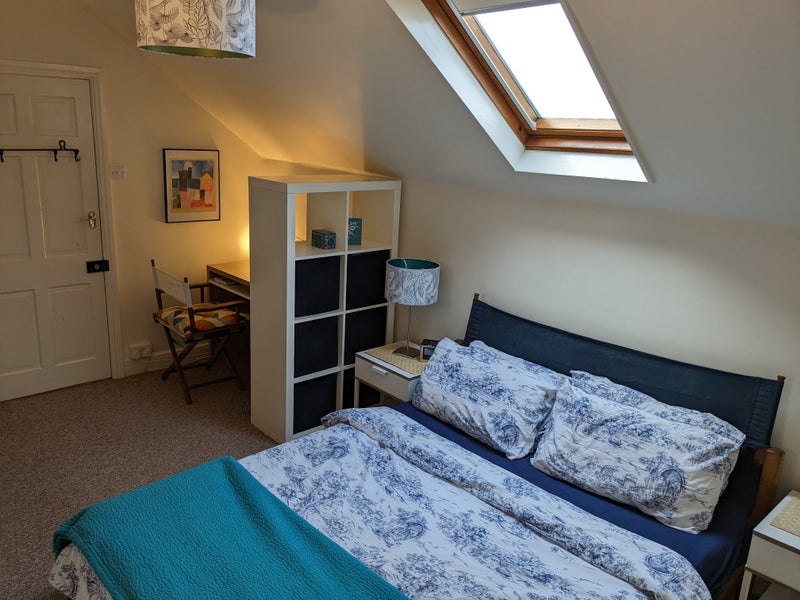 'Sunny Home In Bramley' Room to Rent from SpareRoom