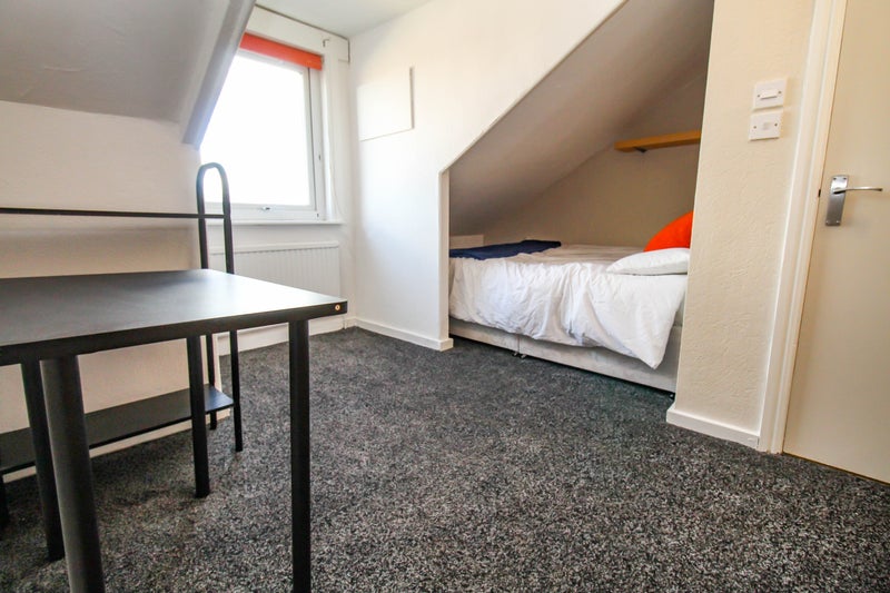 'Room To Rent In Headingley ' Room to Rent from SpareRoom