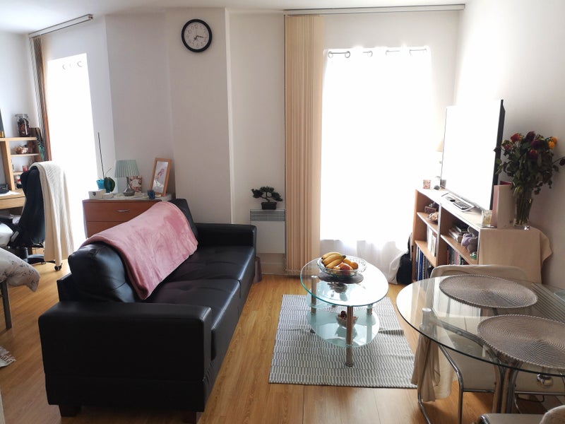 'Cozy Studio Flat near Salford Quays and Media City' Room to Rent from
