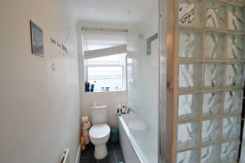 Photo 5: Bathroom