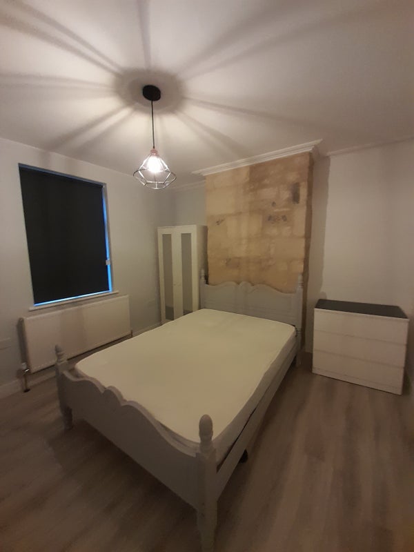 Photo 1: Grd fl Large double bedroom £845