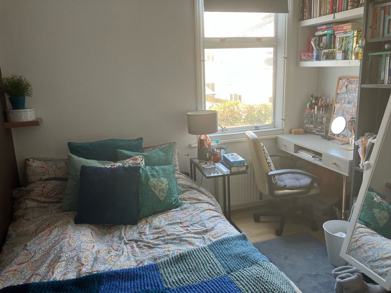 'Double room in friendly house share Poets Corner' Room to Rent from