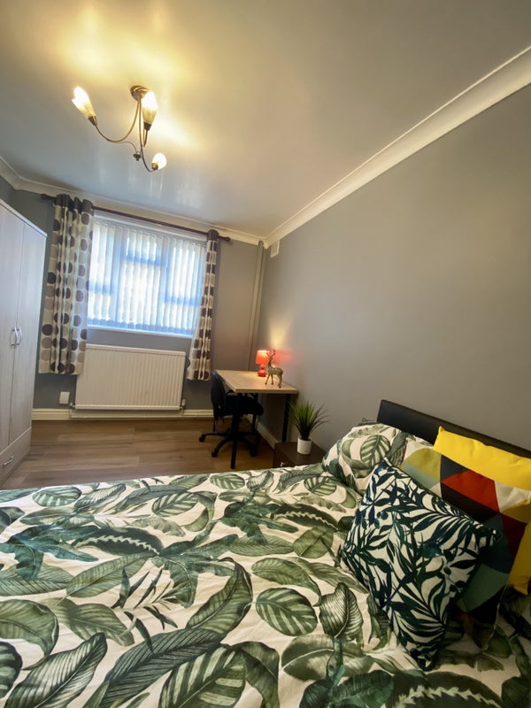 'Double room for rent in Salford' Room to Rent from SpareRoom