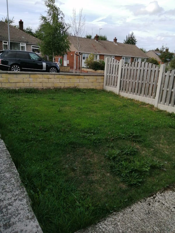 '3 bedroom Property with driveway and garage ' Room to Rent from SpareRoom