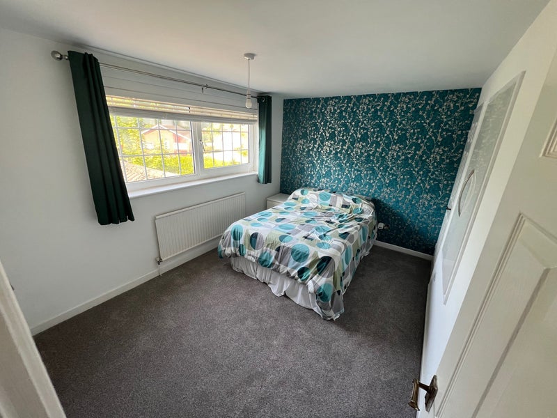 Photo 1: Room (Yours)