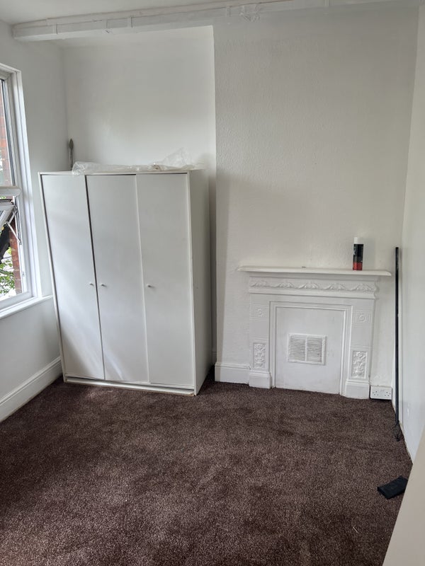 'Studio flat to let at Hanwell/ ealing' Room to Rent from SpareRoom