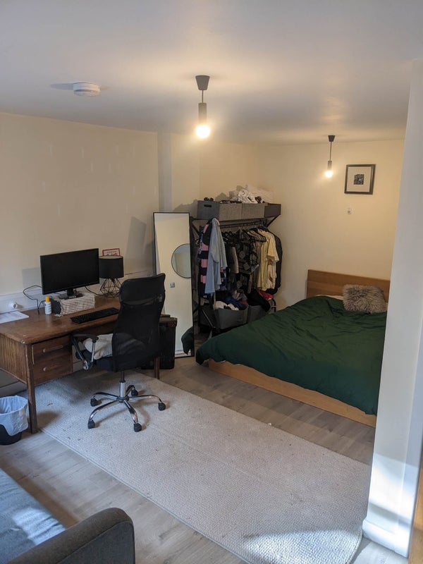 'Large double room in London Fields' Room to Rent from SpareRoom