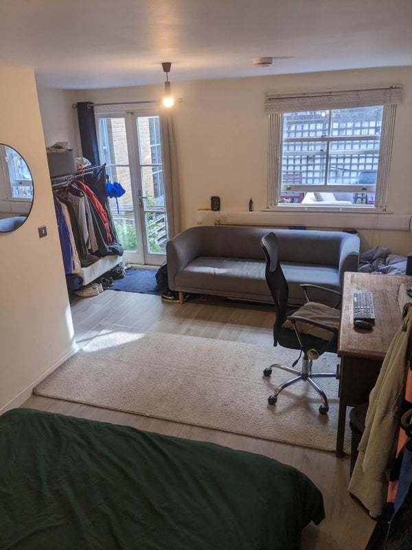 'Large double room in London Fields' Room to Rent from SpareRoom