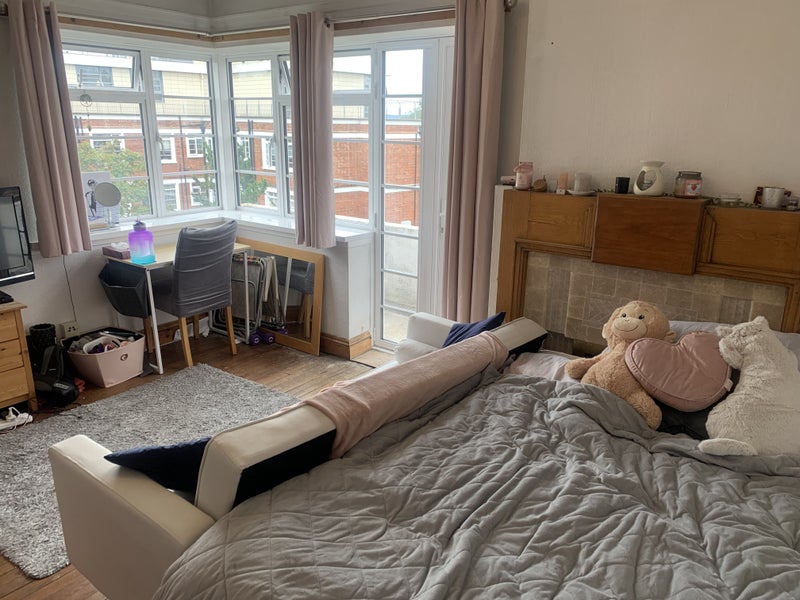 'Large Double with Balcony on Wimbledon Hill ' Room to Rent from SpareRoom
