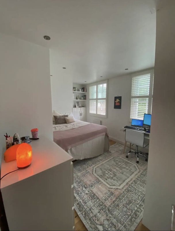 'Room available (short term stay)' Room to Rent from SpareRoom