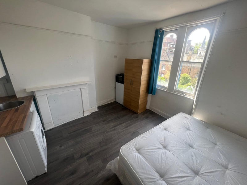 'Lovely Studio flat in Kentish Town ' Room to Rent from SpareRoom