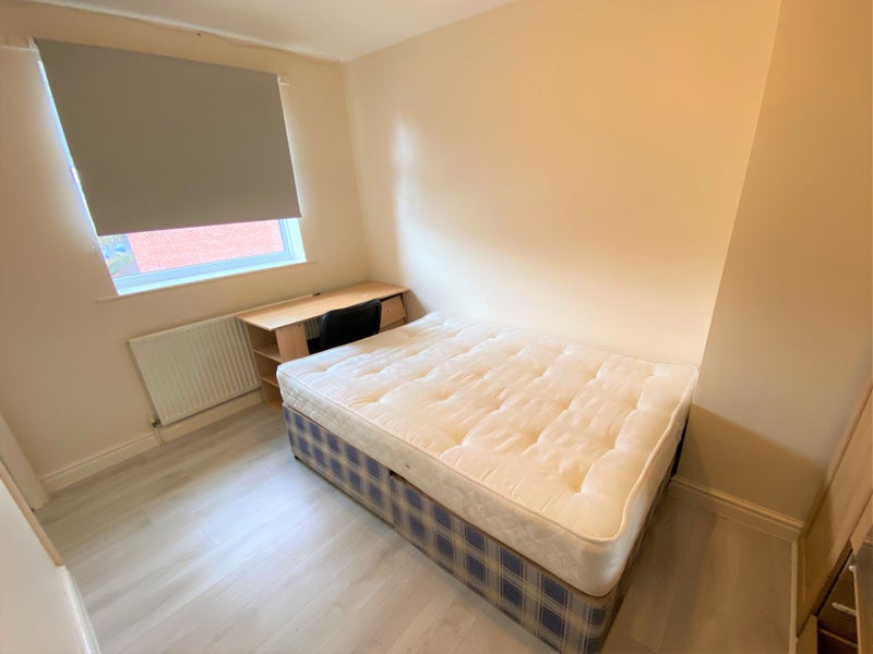 '1 room available in share house in Withington ' Room to Rent from SpareRoom