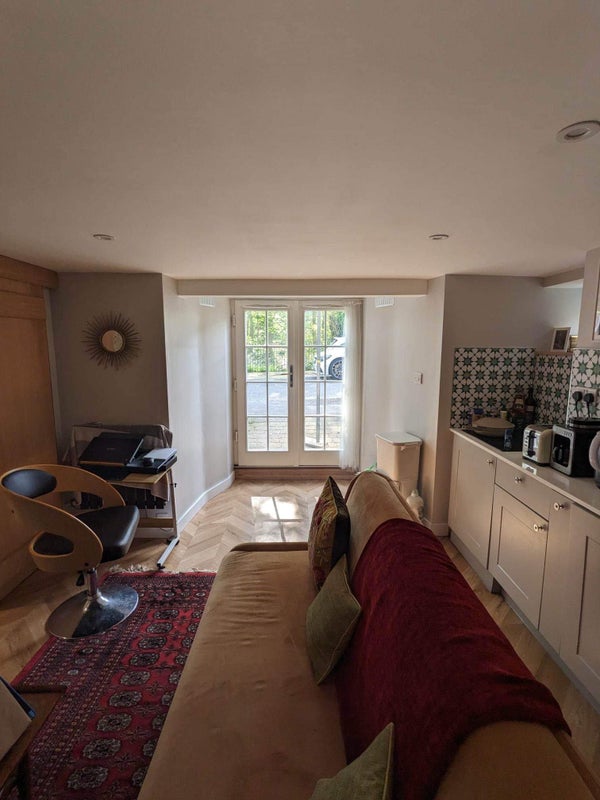 'All Bills included Beautiful one bedroom flat' Room to Rent from