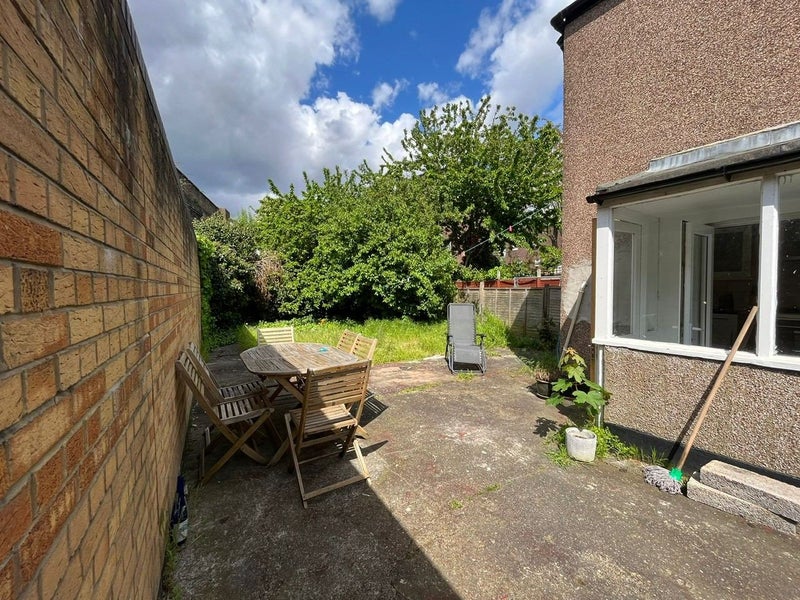 '1 Room available to rent in house in Peckham' Room to Rent from SpareRoom