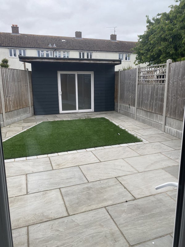 'Shared House Rooms available in Romford' Room to Rent from SpareRoom