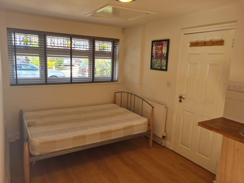 'Studio Flat For Rent (Preston Road)£760' Room to Rent from SpareRoom