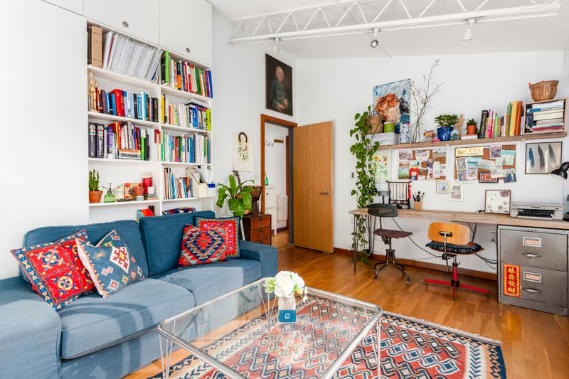 Photo 1: living room