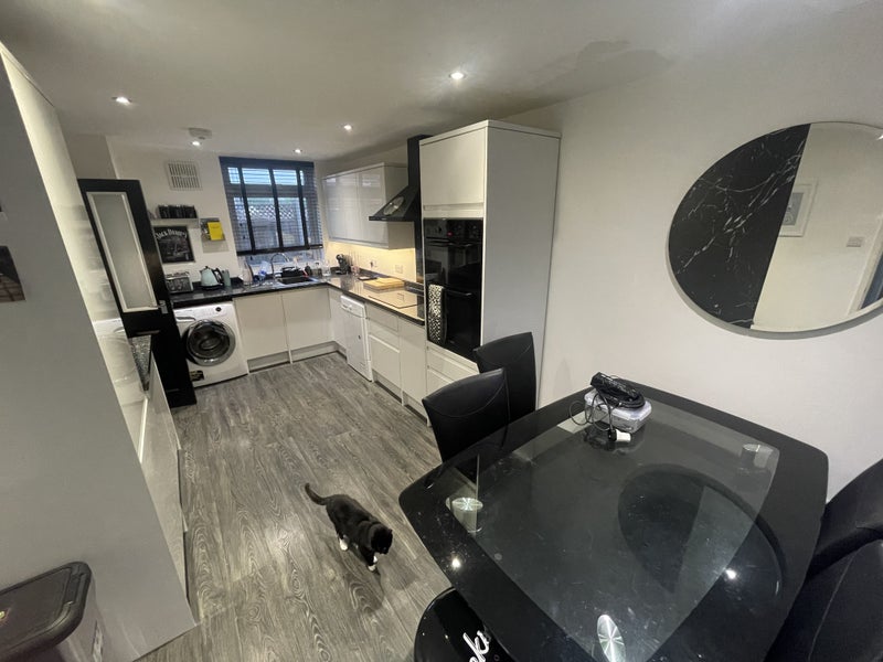 'Large Double Bedroom Bexley' Room to Rent from SpareRoom