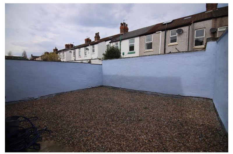 '2 rooms in house in Oxton with Garden' Room to Rent from SpareRoom