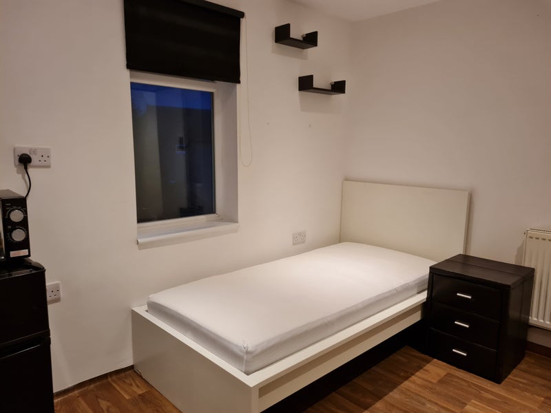 'Ensuite room in Corby, NN18' Room to Rent from SpareRoom