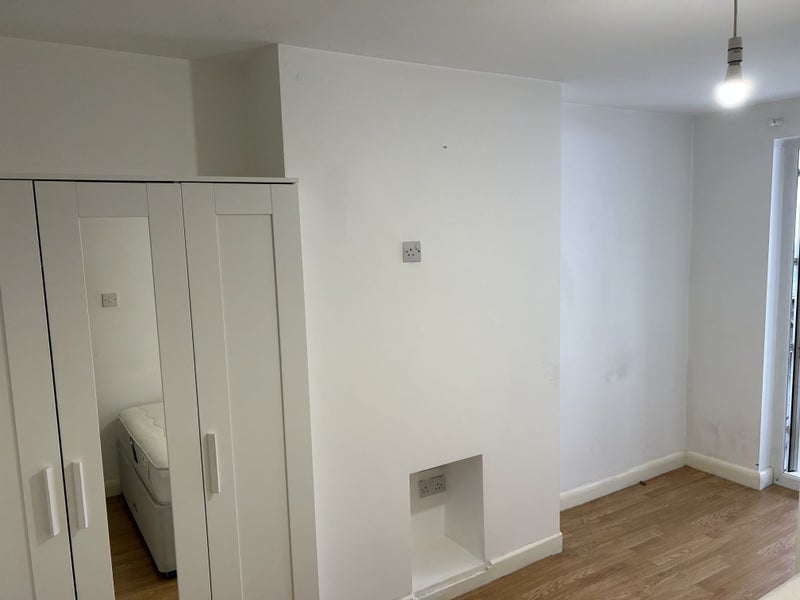 'Double bedroom to rent in Feltham ' Room to Rent from SpareRoom