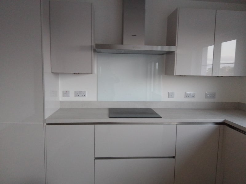 Photo 1: Kitchen 