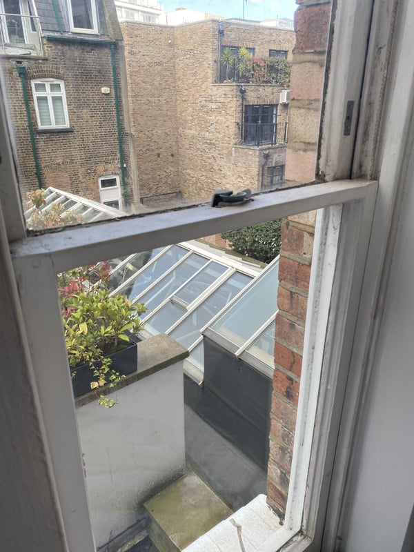 'Quiet room in the Heart of Farringdon' Room to Rent from SpareRoom