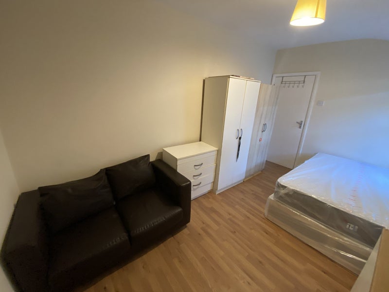 'Ensuit double room in Tottenham' Room to Rent from SpareRoom