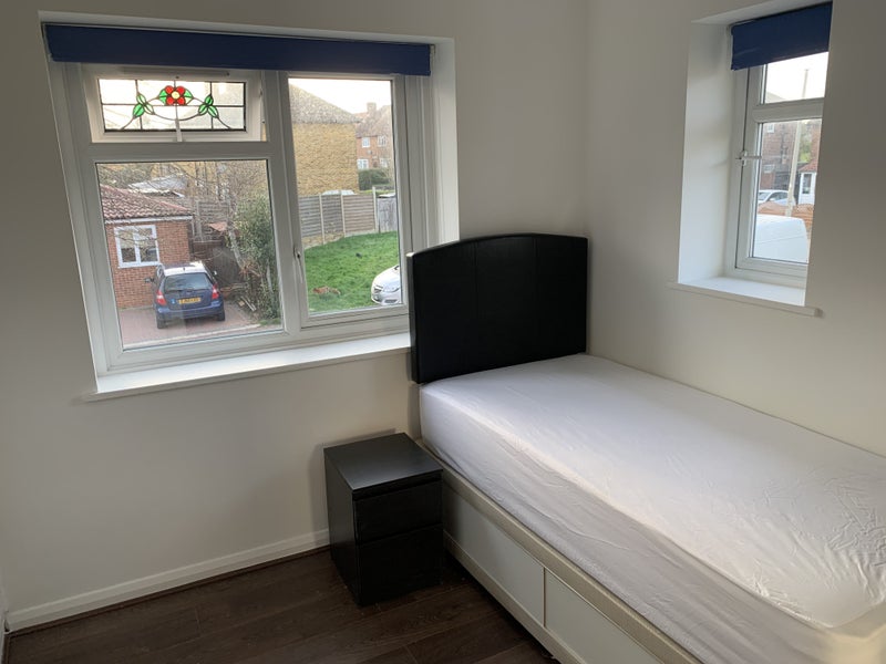 'Single Room Ensuite Greenwich Kidbrooke' Room to Rent from SpareRoom