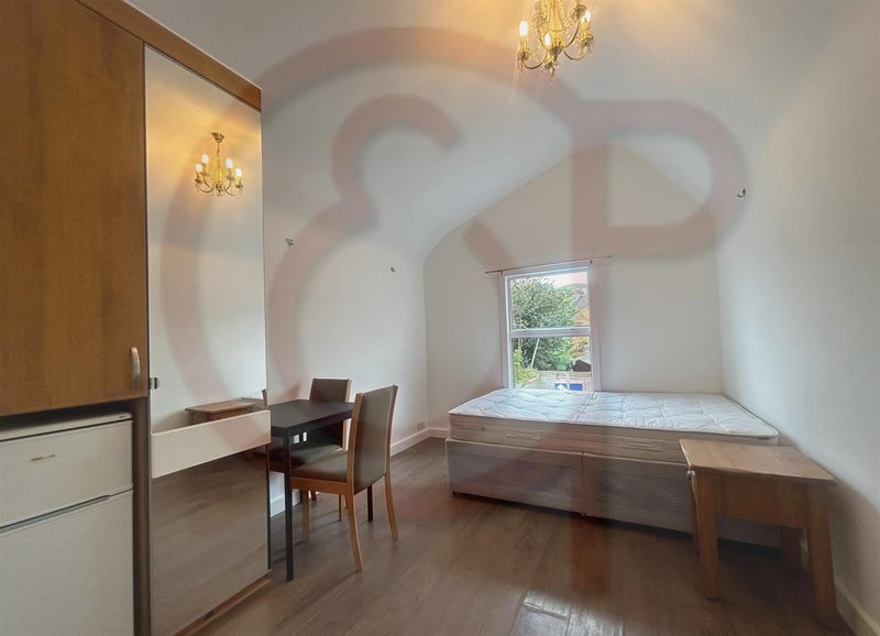 'Winchester Street, Acton, W3' Room to Rent from SpareRoom