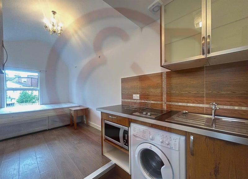 'Winchester Street, Acton, W3' Room to Rent from SpareRoom