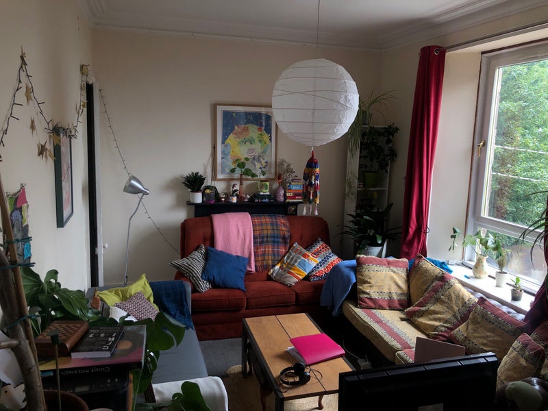 Photo 1: Living room/Dining room