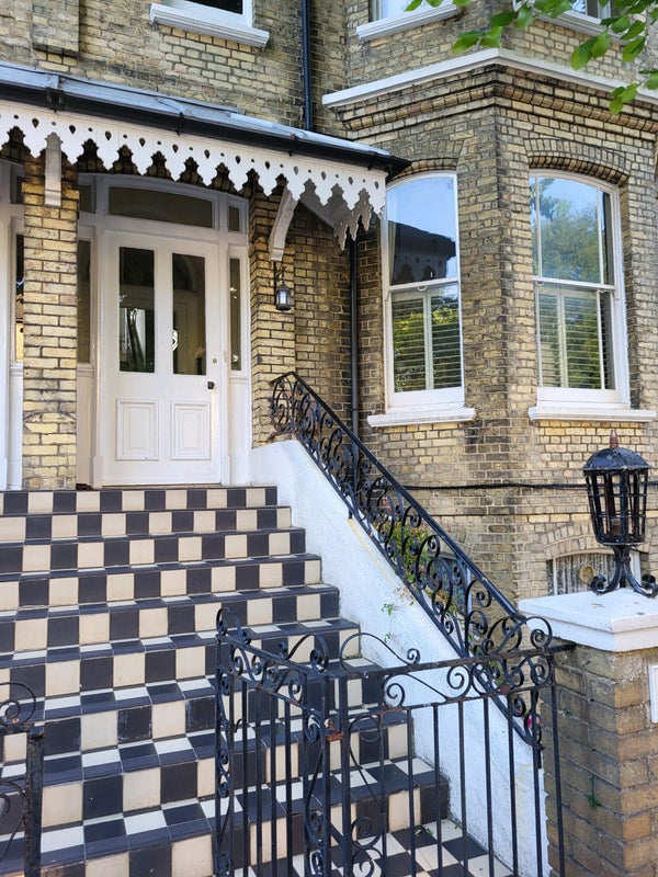 Photo 1: Outside of the raised ground floor flat