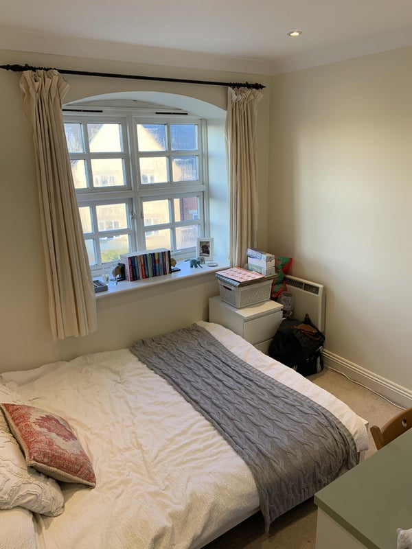 'Double room available in Cowley' Room to Rent from SpareRoom