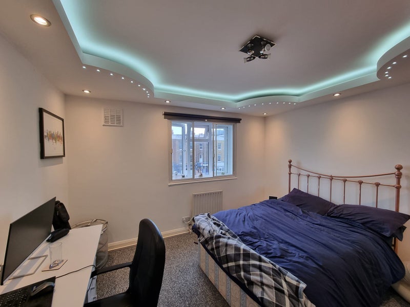 'Spacious 2 bed flat in Clapham / Balham' Room to Rent from SpareRoom