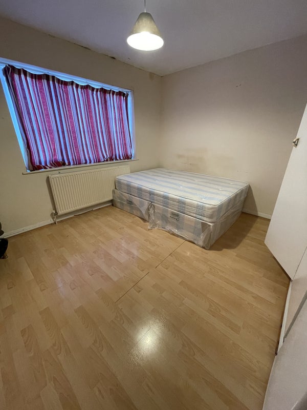 'Beautiful Double Room For Rent In Hounslow' Room to Rent from SpareRoom