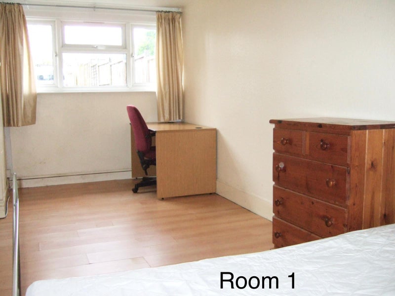 'Basingstokelovely large Double room available' Room to Rent from